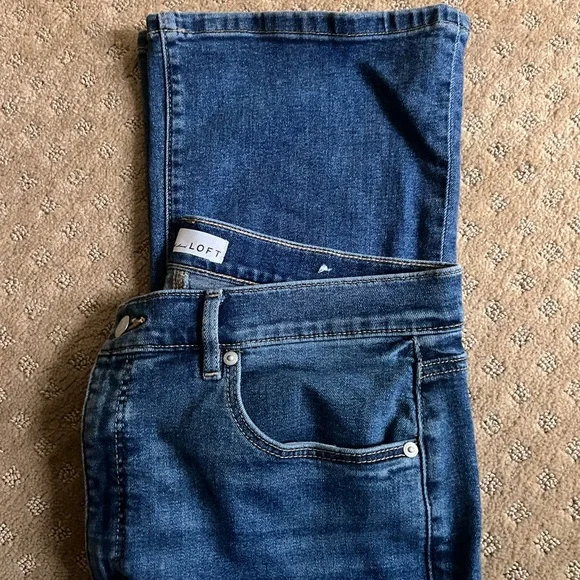 LOFT High Rise Kick Crop Jean. - Picture 2 of 6